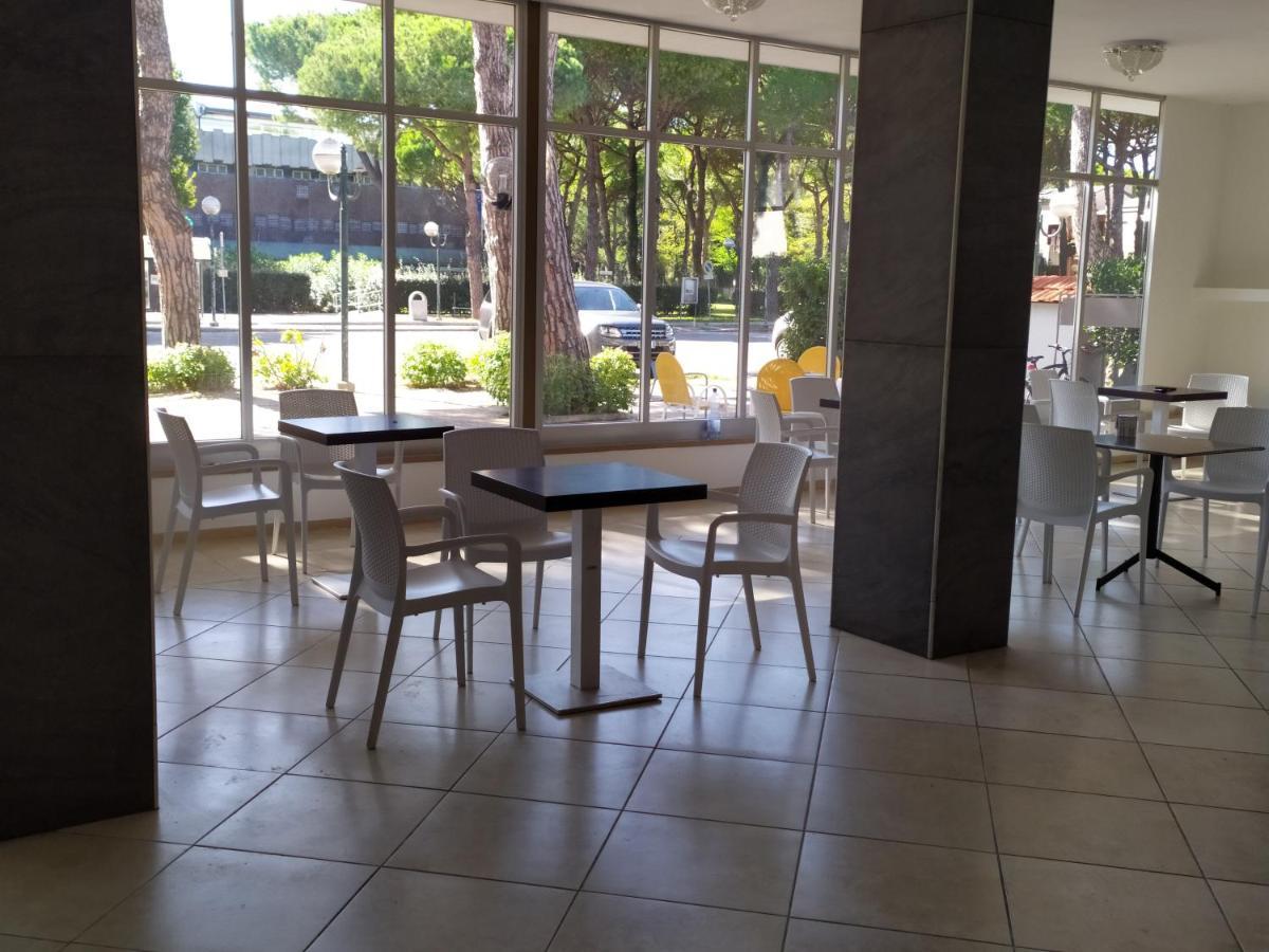 Hotel Madonna Del Pino Cervia Zewnętrze zdjęcie