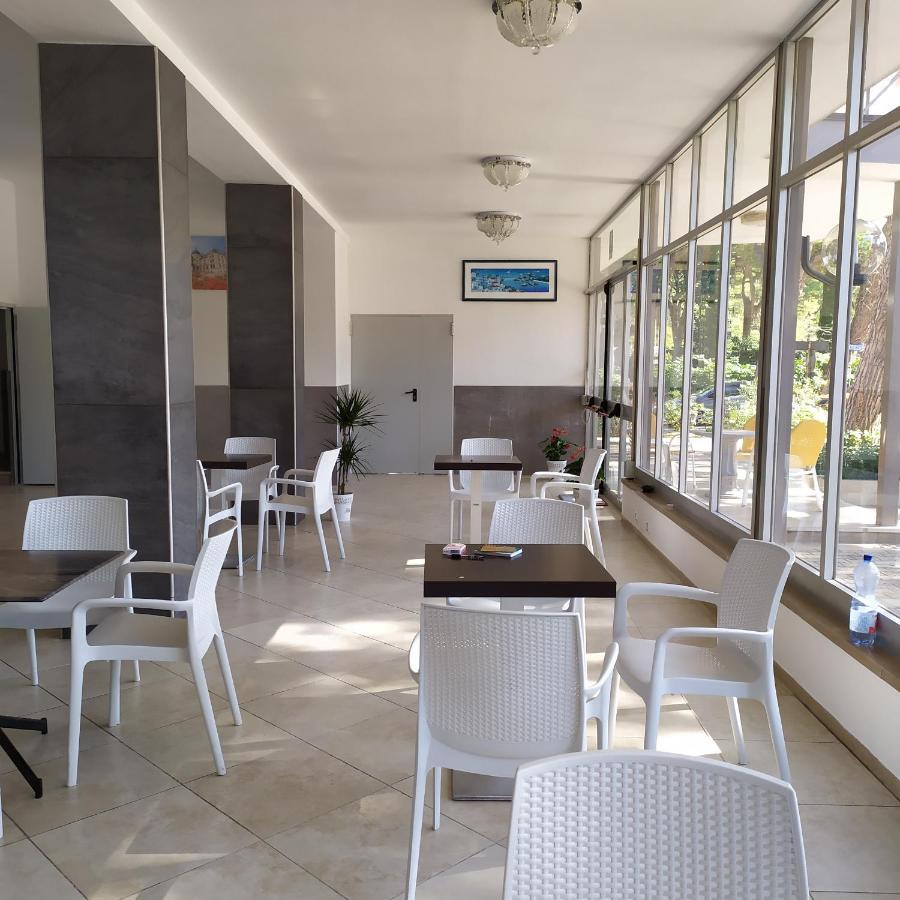 Hotel Madonna Del Pino Cervia Zewnętrze zdjęcie