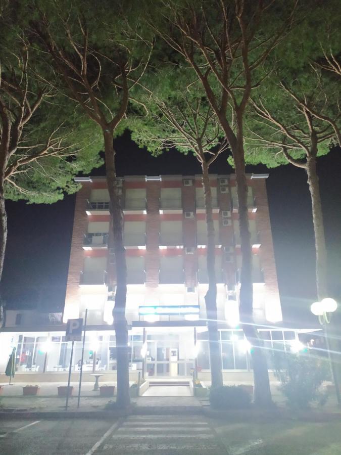 Hotel Madonna Del Pino Cervia Zewnętrze zdjęcie