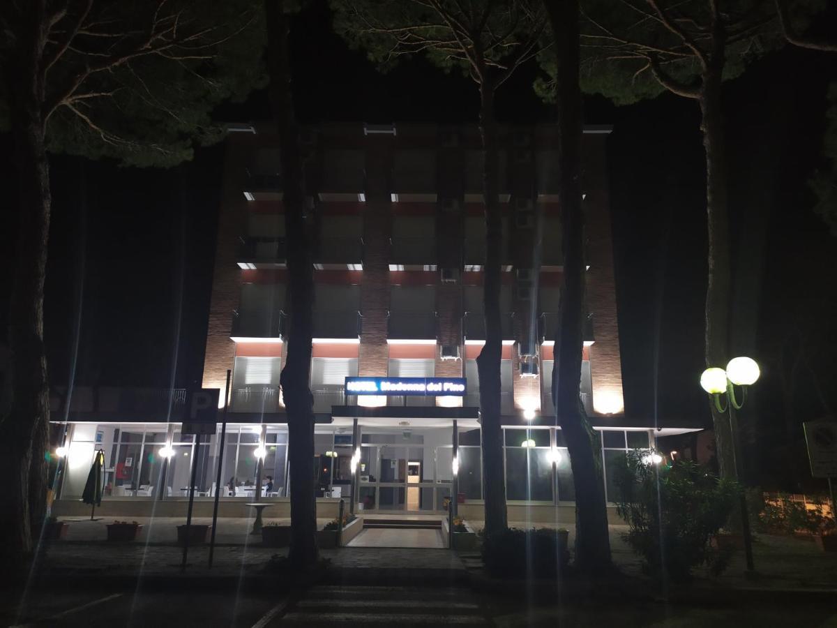 Hotel Madonna Del Pino Cervia Zewnętrze zdjęcie